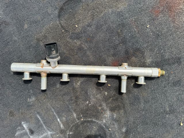 bontott VW PASSAT B8 Közösnyomócső