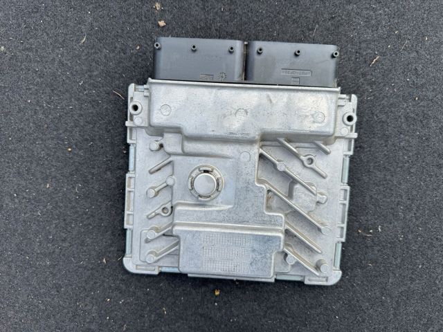bontott VW PASSAT B8 Motorvezérlő