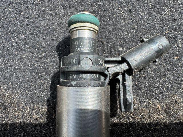 bontott VW PASSAT B8 Porlasztó Sor / Híd