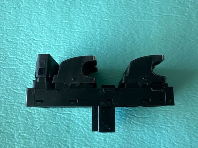 bontott VW PASSAT B8 Ablakemelő Kapcsoló Négyes / Kettes