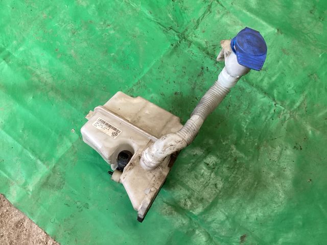 bontott VW PASSAT B8 Ablakmosó Tartály