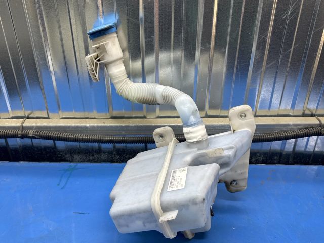 bontott VW PASSAT B8 Ablakmosó Tartály