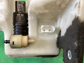 bontott VW PASSAT B8 Ablakmosó Tartály