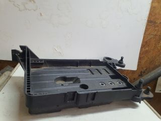 bontott VW PASSAT B8 Akkumulátor Tartó