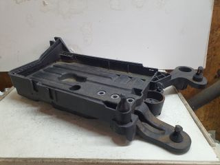 bontott VW PASSAT B8 Akkumulátor Tartó