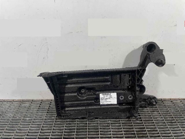 bontott VW PASSAT B8 Akkumulátor Tartó