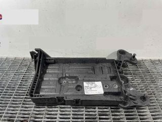 bontott VW PASSAT B8 Akkumulátor Tartó