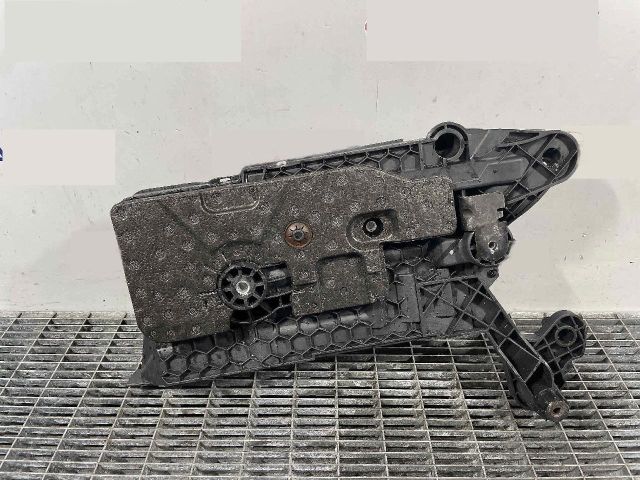 bontott VW PASSAT B8 Akkumulátor Tartó