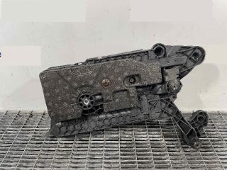 bontott VW PASSAT B8 Akkumulátor Tartó