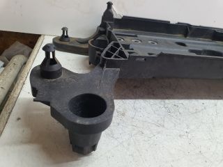 bontott VW PASSAT B8 Akkumulátor Tartó