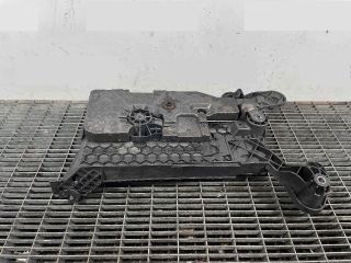 bontott VW PASSAT B8 Akkumulátor Tartó