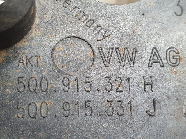 bontott VW PASSAT B8 Akkumulátor Tartó