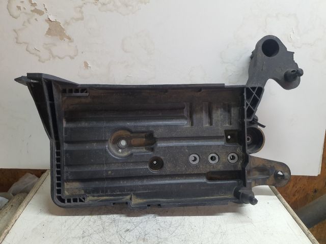 bontott VW PASSAT B8 Akkumulátor Tartó