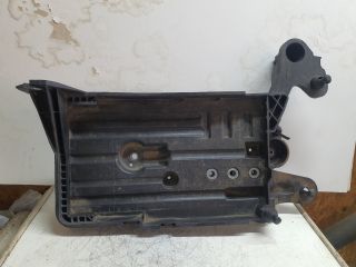 bontott VW PASSAT B8 Akkumulátor Tartó