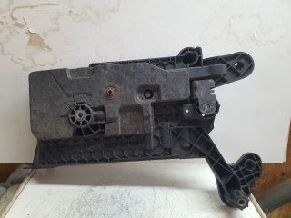 bontott VW PASSAT B8 Akkumulátor Tartó