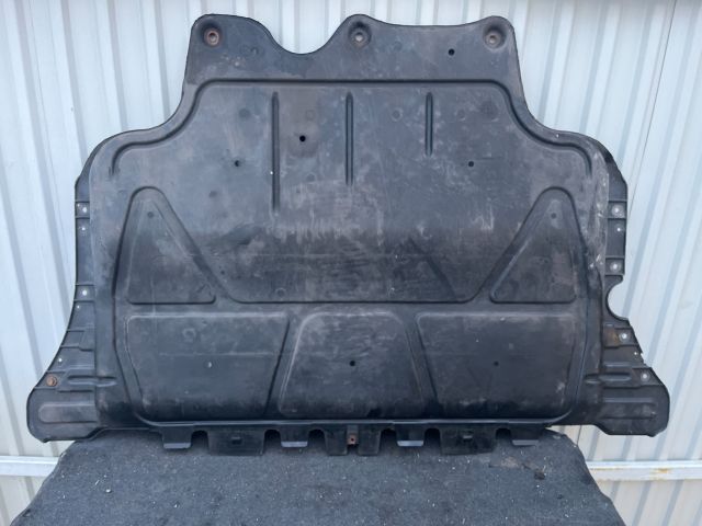 bontott VW PASSAT B8 Alsó Motorburkolat