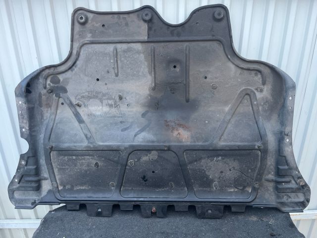 bontott VW PASSAT B8 Alsó Motorburkolat