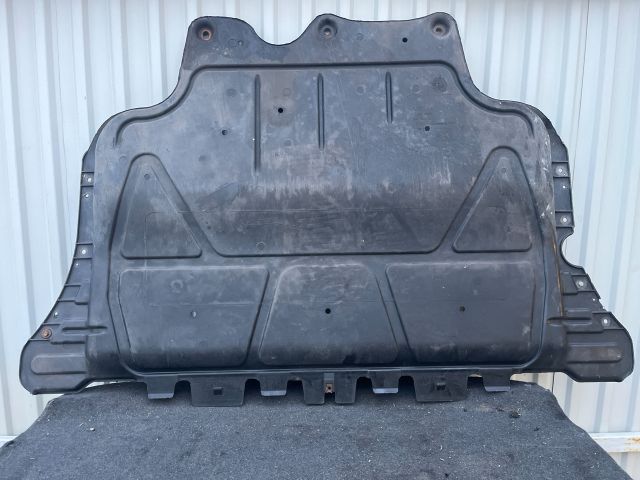 bontott VW PASSAT B8 Alsó Motorburkolat