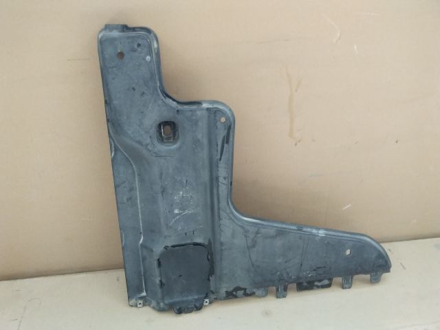 bontott VW PASSAT B8 Alsó Motorburkolat