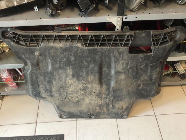 bontott VW PASSAT B8 Alsó Motorburkolat