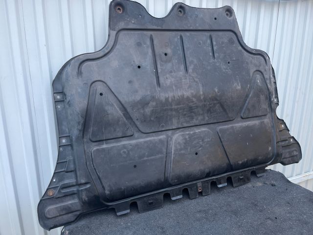 bontott VW PASSAT B8 Alsó Motorburkolat