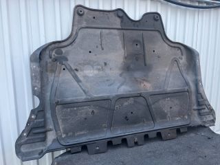 bontott VW PASSAT B8 Alsó Motorburkolat