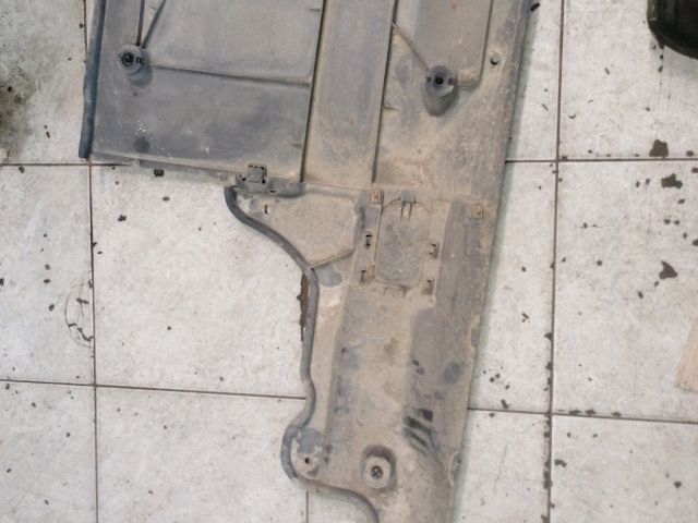 bontott VW PASSAT B8 Alsó Padlólemez Burkolat