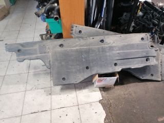 bontott VW PASSAT B8 Alsó Padlólemez Burkolat