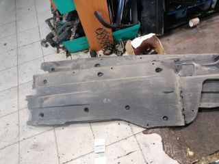 bontott VW PASSAT B8 Alsó Padlólemez Burkolat