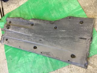 bontott VW PASSAT B8 Alsó Padlólemez Burkolat