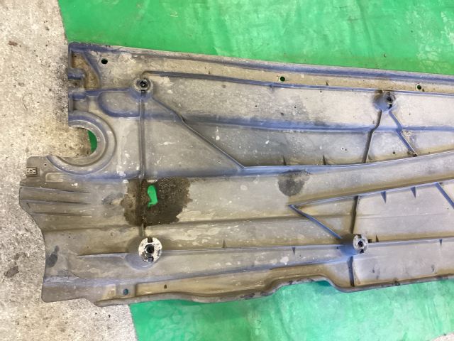 bontott VW PASSAT B8 Alsó Padlólemez Burkolat