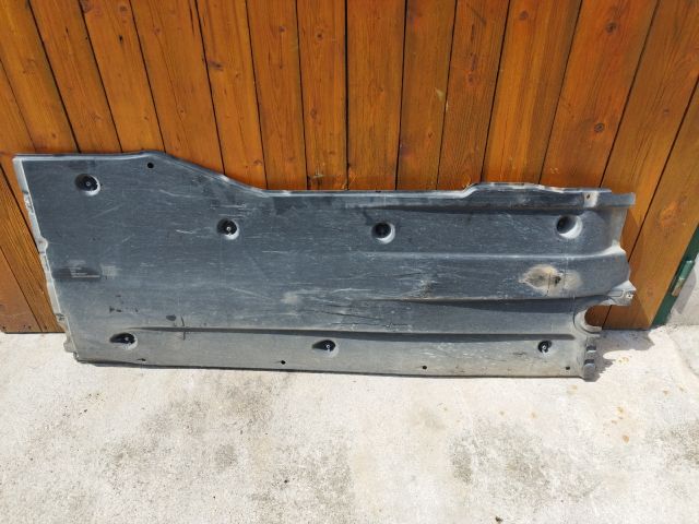 bontott VW PASSAT B8 Alsó Padlólemez Burkolat