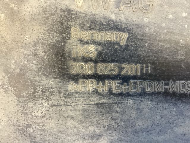 bontott VW PASSAT B8 Alsó Padlólemez Burkolat