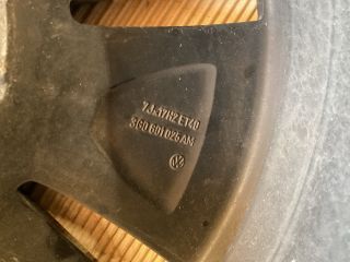 bontott VW PASSAT B8 Alufelni Gumival (1 db)
