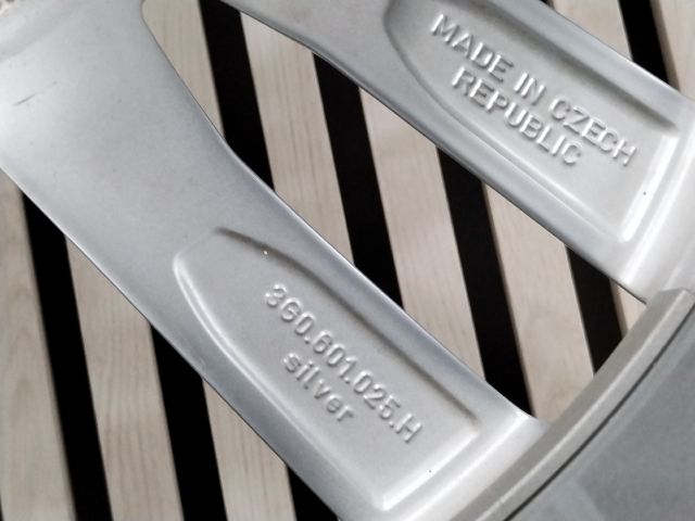 bontott VW PASSAT B8 Alufelni Gumival (1 db)