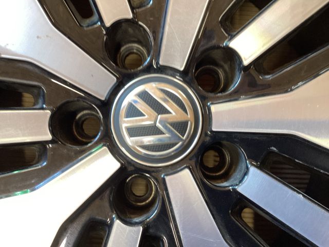 bontott VW PASSAT B8 Alufelni Gumival (1 db)