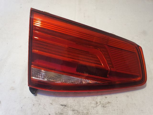 bontott VW PASSAT B8 Bal Belső Hátsó Lámpa