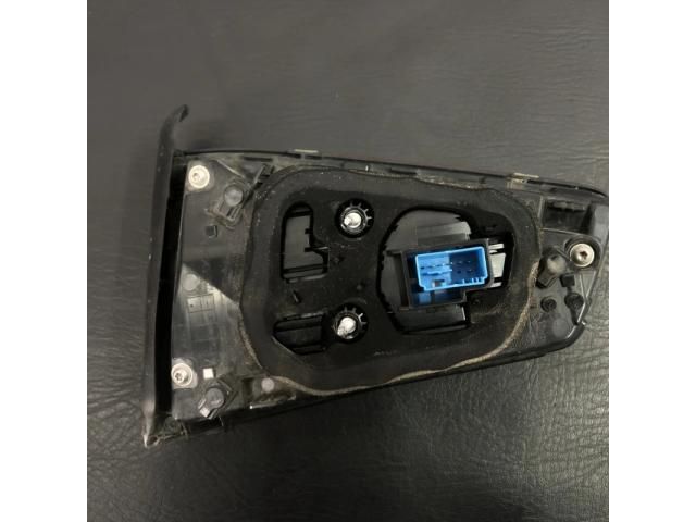 bontott VW PASSAT B8 Bal Belső Hátsó Lámpa