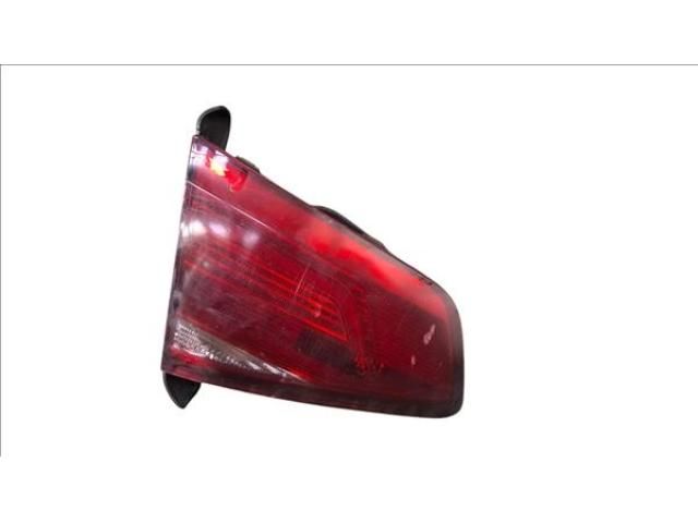 bontott VW PASSAT B8 Bal Belső Hátsó Lámpa