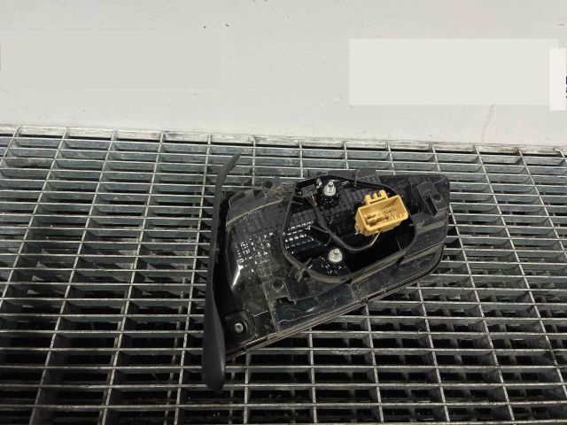 bontott VW PASSAT B8 Bal Belső Hátsó Lámpa