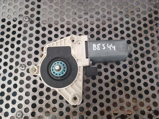 bontott VW PASSAT B8 Bal első Ablakemelő Motor