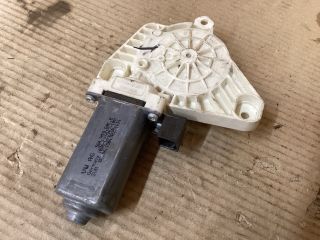 bontott VW PASSAT B8 Bal első Ablakemelő Motor