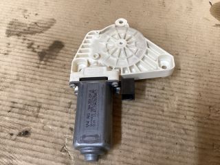 bontott VW PASSAT B8 Bal első Ablakemelő Motor