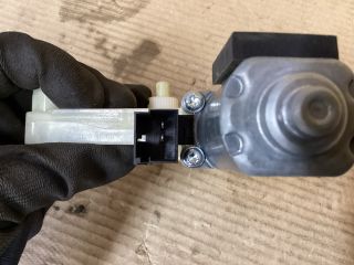 bontott VW PASSAT B8 Bal első Ablakemelő Motor