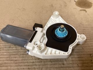 bontott VW PASSAT B8 Bal első Ablakemelő Motor