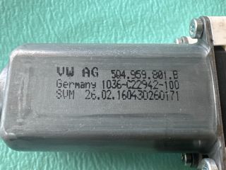 bontott VW PASSAT B8 Bal első Ablakemelő Motor