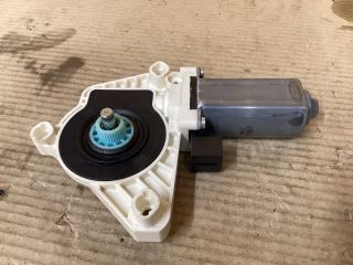 bontott VW PASSAT B8 Bal első Ablakemelő Motor