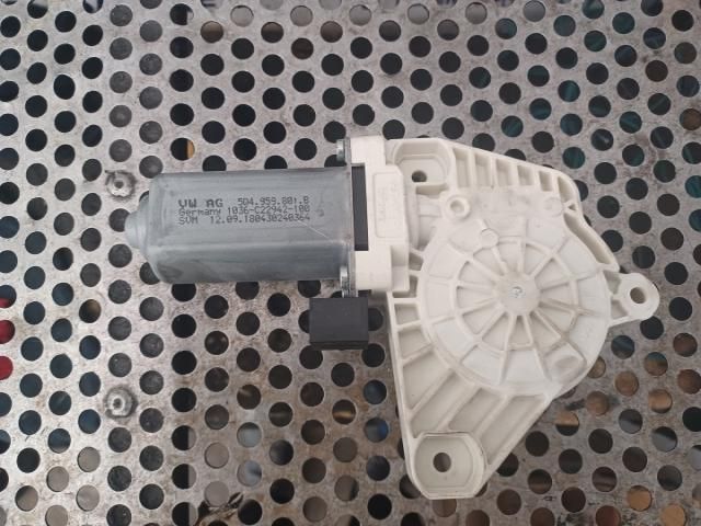bontott VW PASSAT B8 Bal első Ablakemelő Motor