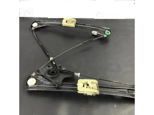 bontott VW PASSAT B8 Bal első Ablakemelő Szerkezet (Elektromos)