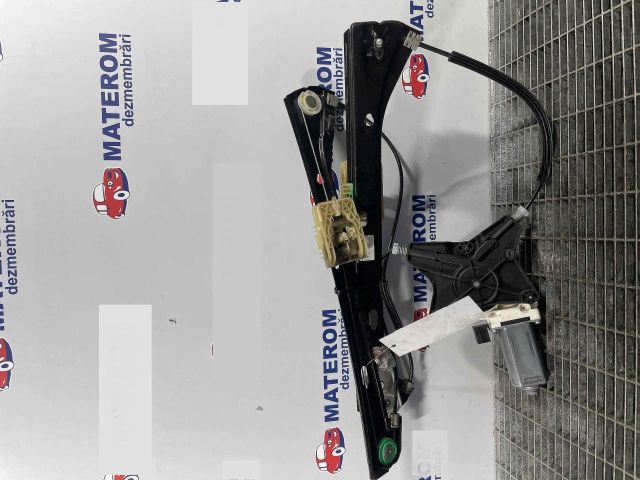 bontott VW PASSAT B8 Bal első Ablakemelő Szerkezet (Elektromos)